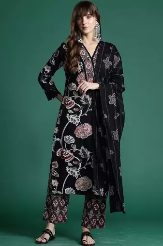 Women Floral Printed Cotton Kurta with Trousers & With Dupatta