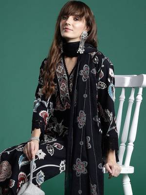 Women Floral Printed Cotton Kurta with Trousers & With Dupatta 3