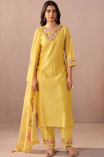 Floral Yoke Design V-Neck Thread Work Liva Straight Kurta With Trousers & Dupatta