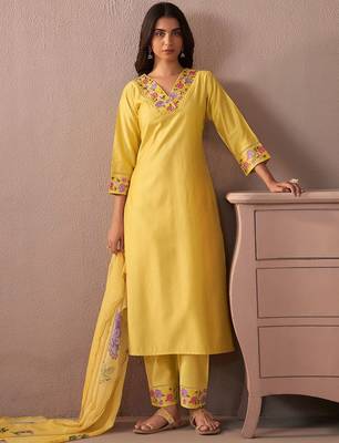 Floral Yoke Design V-Neck Thread Work Liva Straight Kurta With Trousers & Dupatta 4