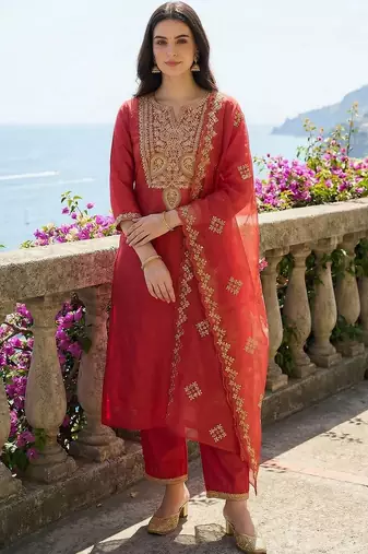 Women Ethnic Motifs Embroidered Thread Work Kurta with Trousers & With Dupatta