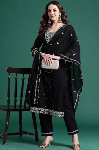 Women Ethnic Motifs Embroidered Straight Cotton Kurta Set
