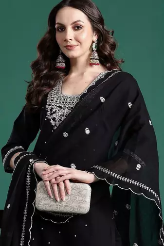 Women Ethnic Motifs Embroidered Straight Cotton Kurta Set