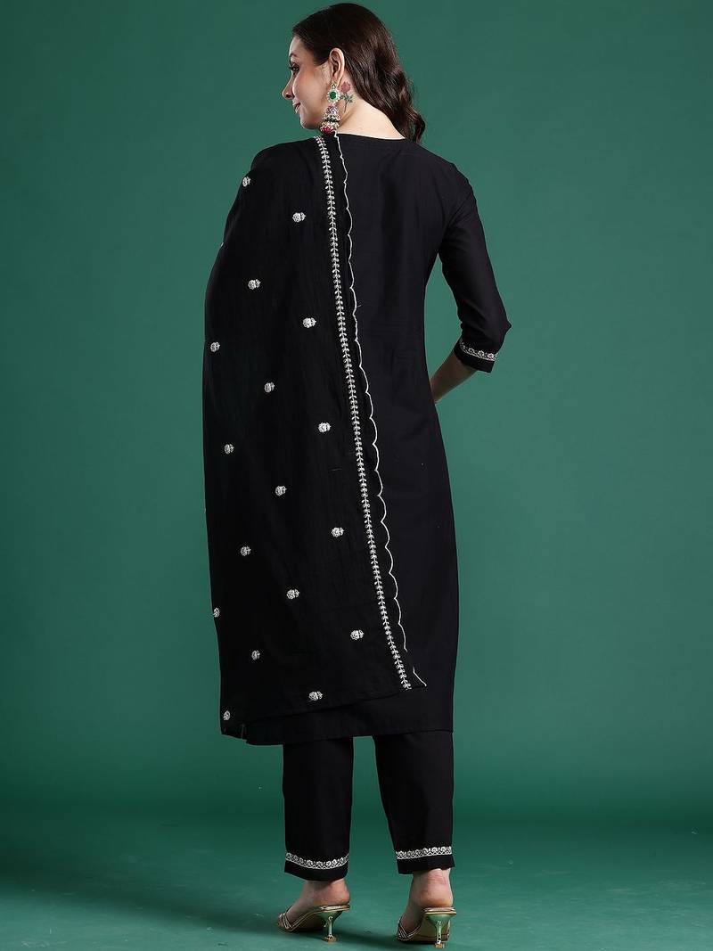 Women Ethnic Motifs Embroidered Straight Cotton Kurta Set