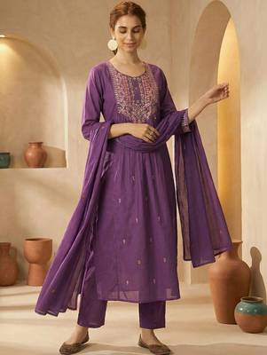 Women Floral Embroidered Panelled Thread Work Cotton Kurta with Trousers & With Dupatta 1