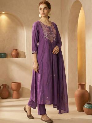 Women Floral Embroidered Panelled Thread Work Cotton Kurta with Trousers & With Dupatta 2