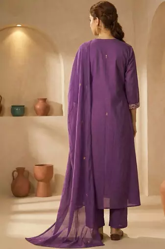 Women Floral Embroidered Panelled Thread Work Cotton Kurta with Trousers & With Dupatta