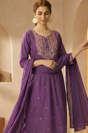 Women Floral Embroidered Panelled Thread Work Cotton Kurta with Trousers & With Dupatta