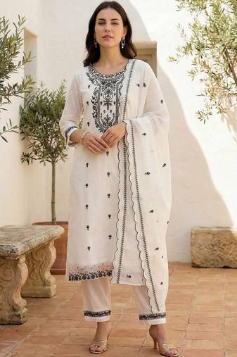 Women Ethnic Motifs Embroidered Thread Work Cotton Kurta with Trousers & With Dupatta
