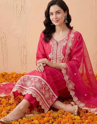 Women Ethnic Motifs Embroidered Thread Work Kurta with Trousers & With Dupatta 1