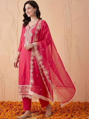 Women Ethnic Motifs Embroidered Thread Work Kurta with Trousers & With Dupatta 2
