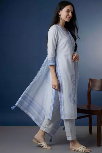 Women Printed Linen Kurta with Trousers & With Dupatta