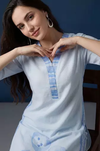 Women Printed Linen Kurta with Trousers & With Dupatta