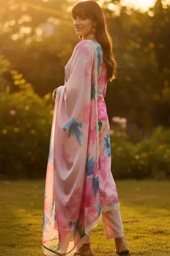 Women Floral Embroidered Empire Thread Work Kurta with Trousers & With Dupatta