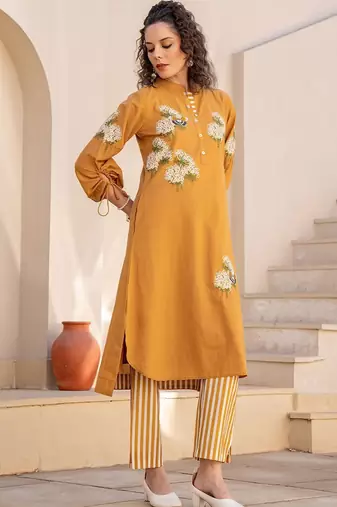 Floral Embroidered Mandarin Collar Cotton Kurta With Trousers