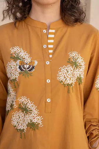 Floral Embroidered Mandarin Collar Cotton Kurta With Trousers