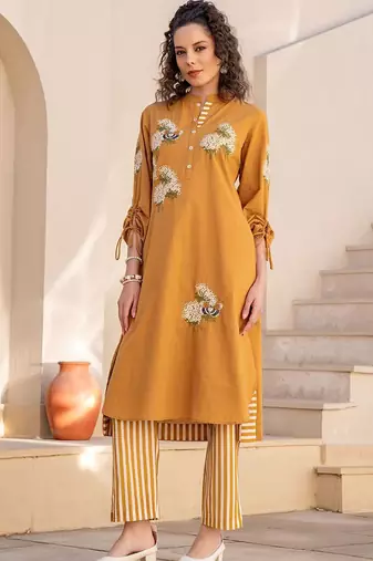 Floral Embroidered Mandarin Collar Cotton Kurta With Trousers
