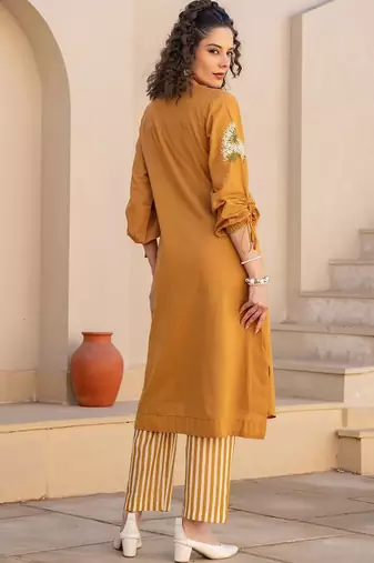 Floral Embroidered Mandarin Collar Cotton Kurta With Trousers