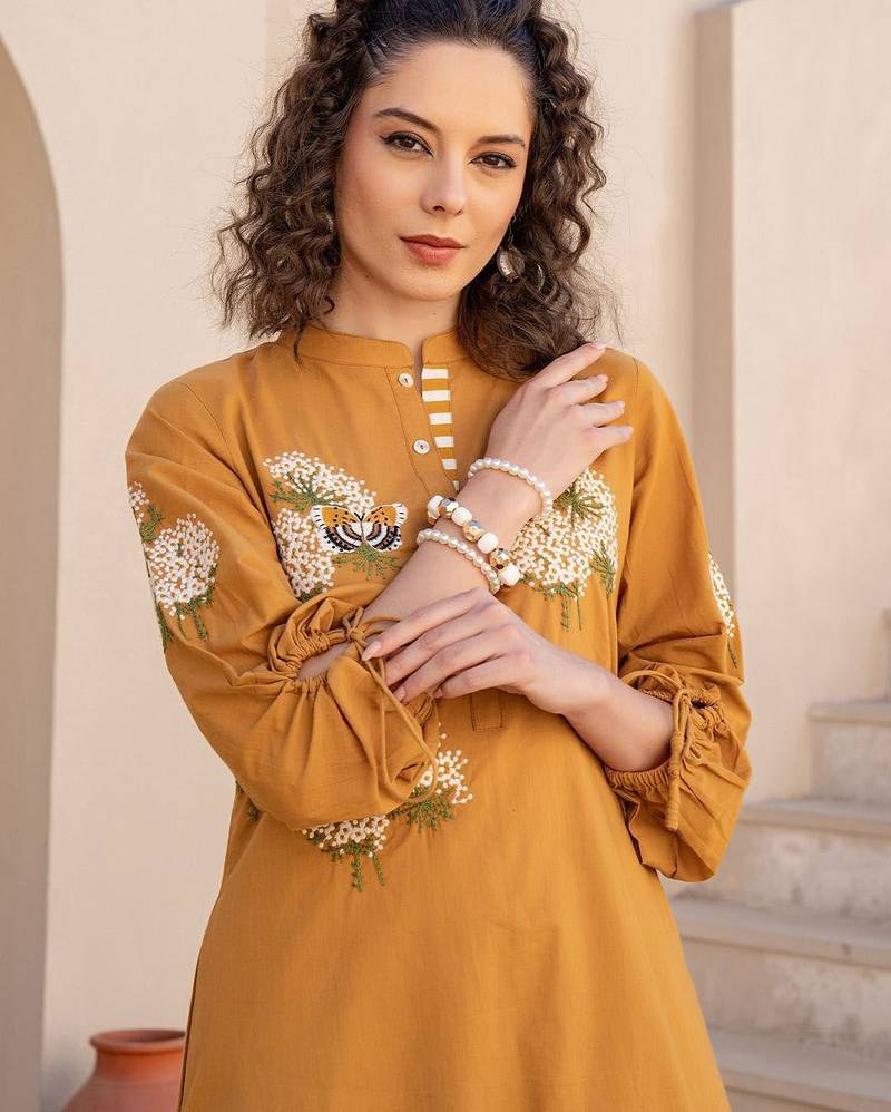 Floral Embroidered Mandarin Collar Cotton Kurta With Trousers