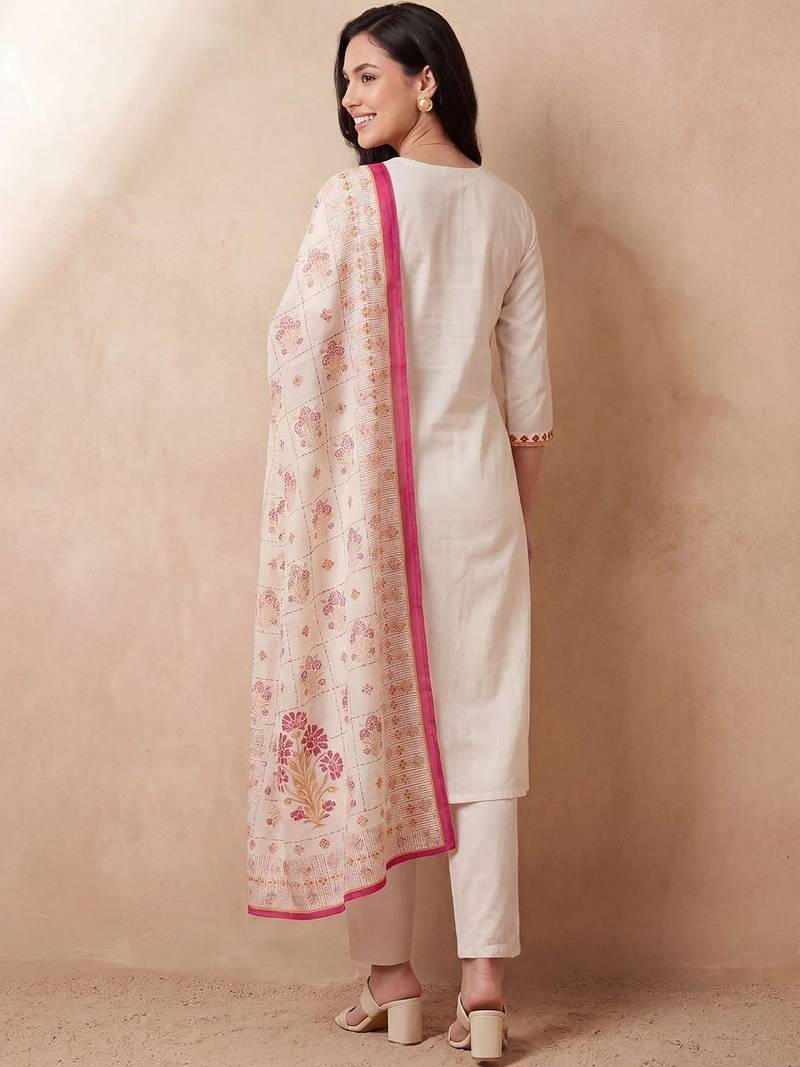 Women Ethnic Motifs Embroidered Thread Work Cotton Kurta with Trousers & With Dupatta