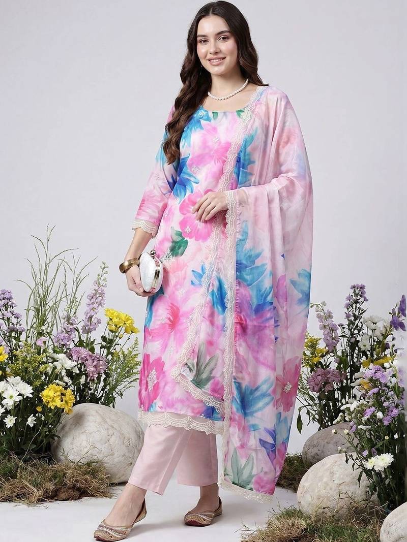 Women Floral Printed Kurta with Trousers & With Dupatta
