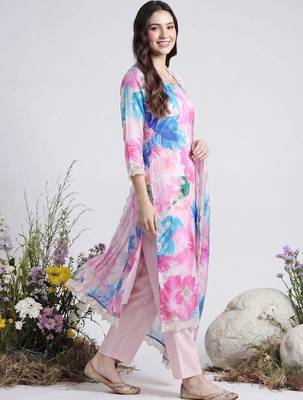 Women Floral Printed Kurta with Trousers & With Dupatta 3