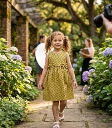 Girls printed cotton linen a-line dress – sleeveless olive gold summer frock with dual front bows