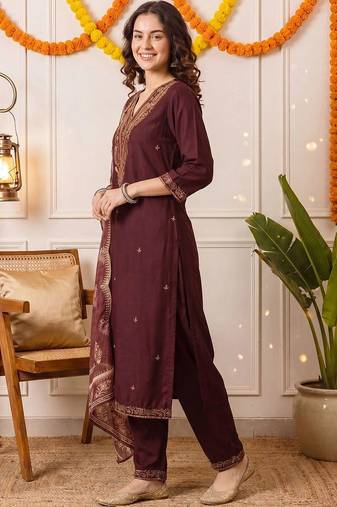 Women Ethnic Motifs Embroidered Thread Work Kurta with Trousers & With Dupatta
