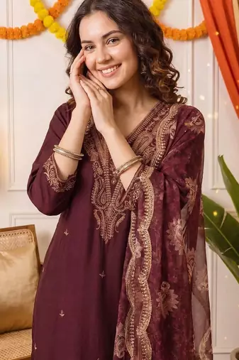 Women Ethnic Motifs Embroidered Thread Work Kurta with Trousers & With Dupatta
