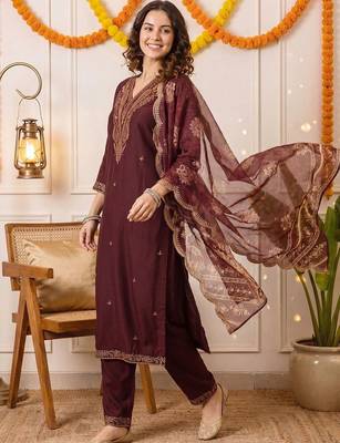 Women Ethnic Motifs Embroidered Thread Work Kurta with Trousers & With Dupatta 3