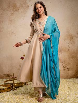 Cream chanderi heavy thread embroidery work kurta pant set 2