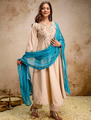 Cream chanderi heavy thread embroidery work kurta pant set 3