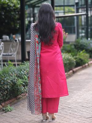 Rani pink cotton beautiful plain top-bottom with printed dupatta kurta pant set 4