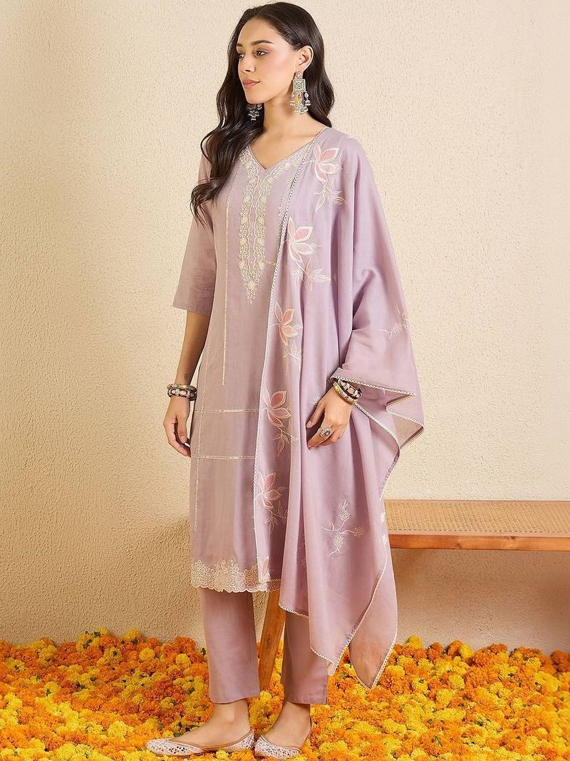 Women Floral Embroidered Thread Work Cotton Kurta with Trousers & With Dupatta