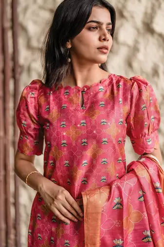 Rani pink french crepe printed kurta pant set