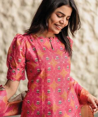 Rani pink french crepe printed kurta pant set 4