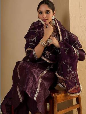 Women Ethnic Motifs Embroidered Thread Work Kurta with Trousers & With Dupatta 2