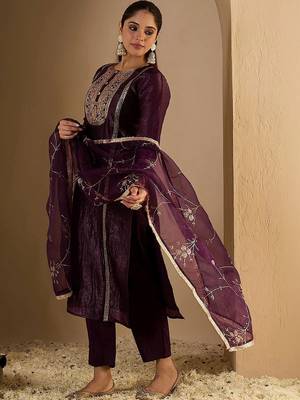 Women Ethnic Motifs Embroidered Thread Work Kurta with Trousers & With Dupatta 3