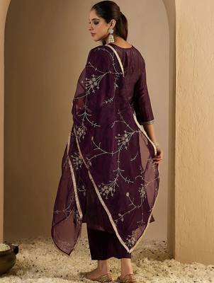 Women Ethnic Motifs Embroidered Thread Work Kurta with Trousers & With Dupatta 4