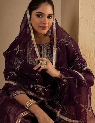 Women Ethnic Motifs Embroidered Thread Work Kurta with Trousers & With Dupatta 5