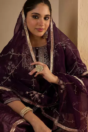 Women Ethnic Motifs Embroidered Thread Work Kurta with Trousers & With Dupatta