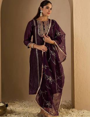 Women Ethnic Motifs Embroidered Thread Work Kurta with Trousers & With Dupatta 6