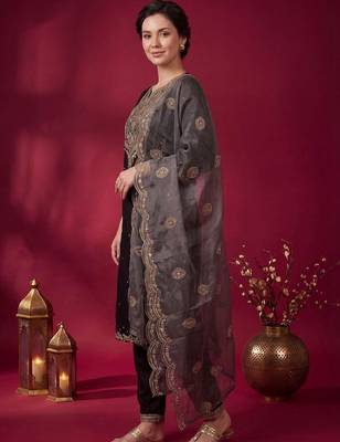 Women Ethnic Motifs Embroidered Kurta with Trousers & With Dupatta 6