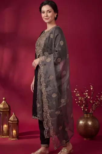 Women Ethnic Motifs Embroidered Kurta with Trousers & With Dupatta