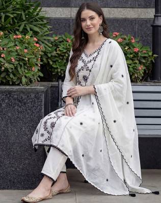 Women Ethnic Motifs Embroidered Thread Work Kurta with Trousers & With Dupatta 1