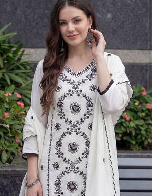 Women Ethnic Motifs Embroidered Thread Work Kurta with Trousers & With Dupatta 5