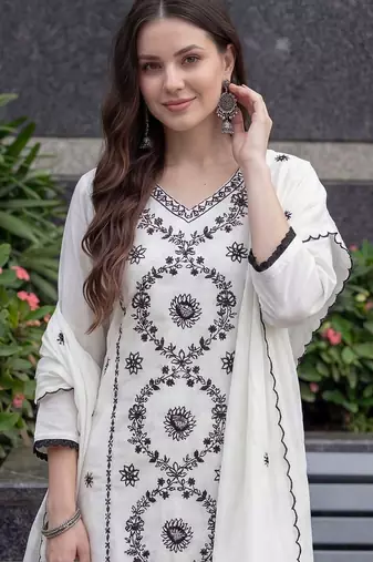 Women Ethnic Motifs Embroidered Thread Work Kurta with Trousers & With Dupatta