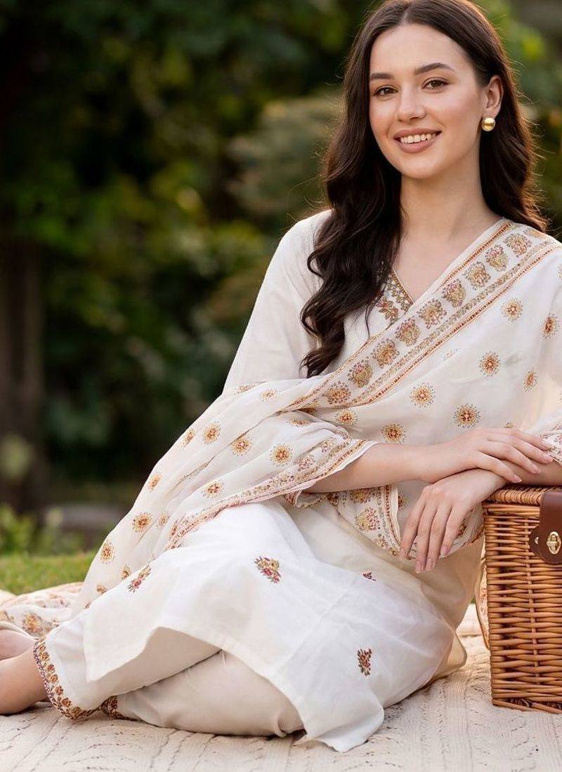 Women Ethnic Motifs Embroidered Thread Work Cotton Kurta with Trousers & With Dupatta