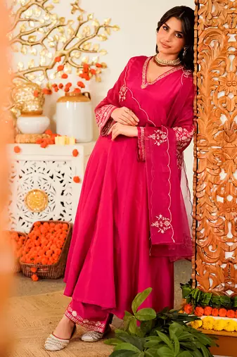 Rani pink viscose chanderi heavy thread embroidery work kurta pant set