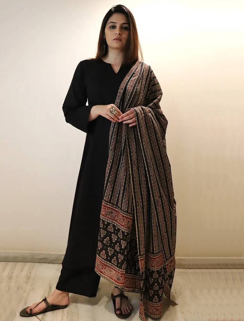Black viscose chanderi beautiful plain top-bottom with printed dupatta kurta pant set